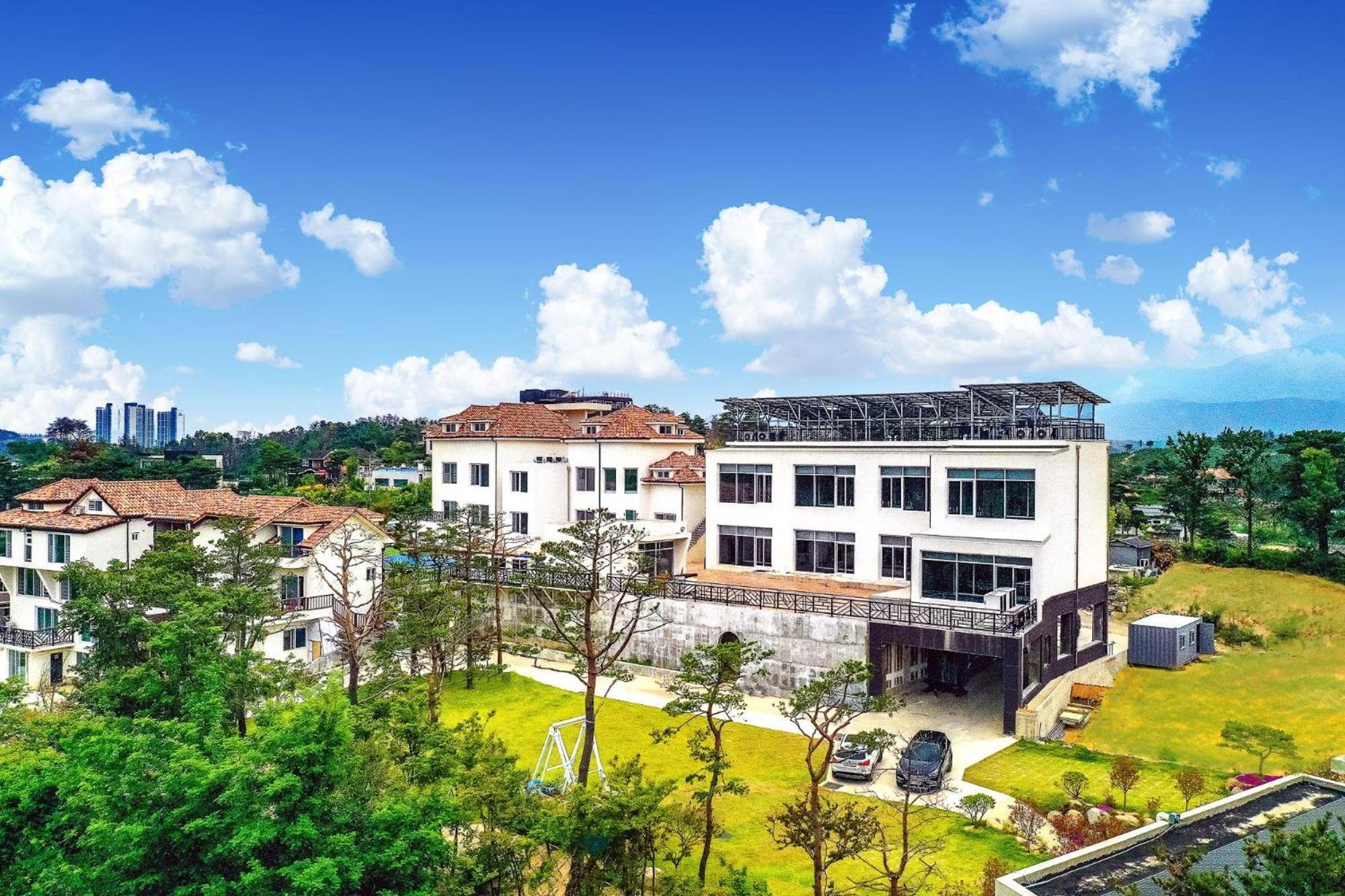 Goseong Belloci Kids Poolivilla Exterior photo